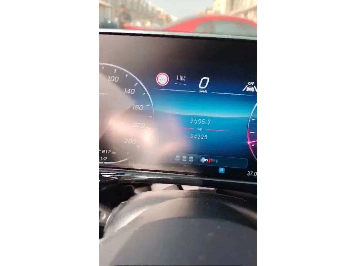 Car image 29