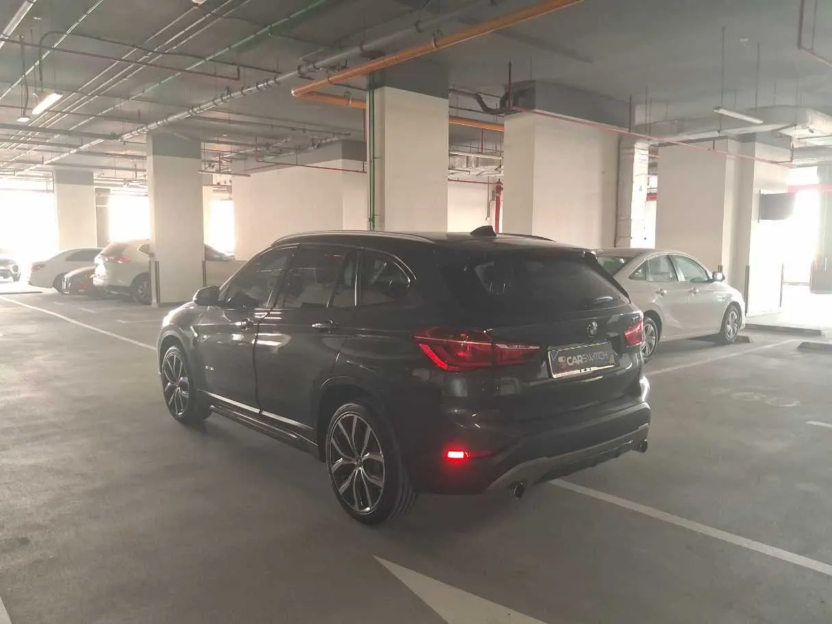 Car image 7