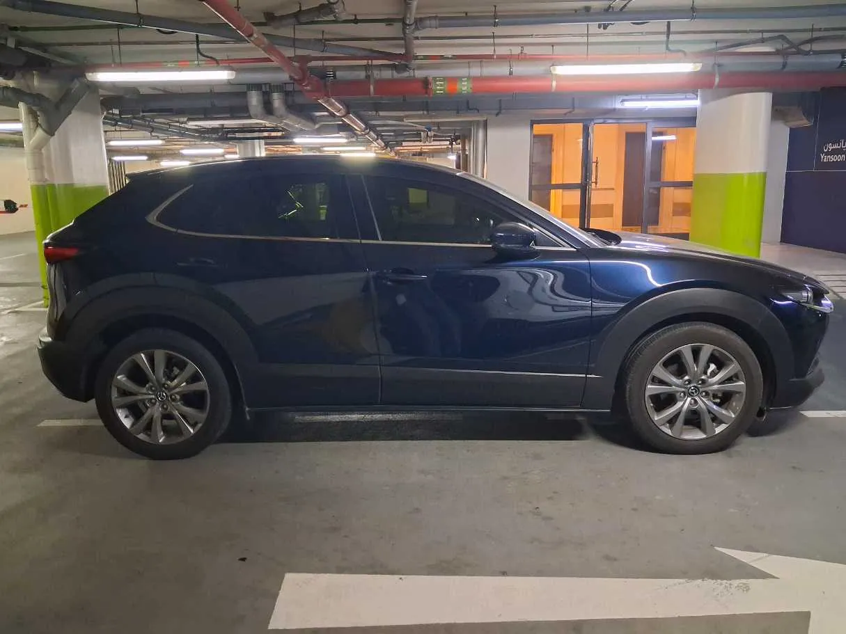Car image 4