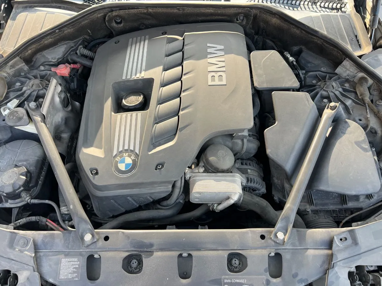 Car image 32