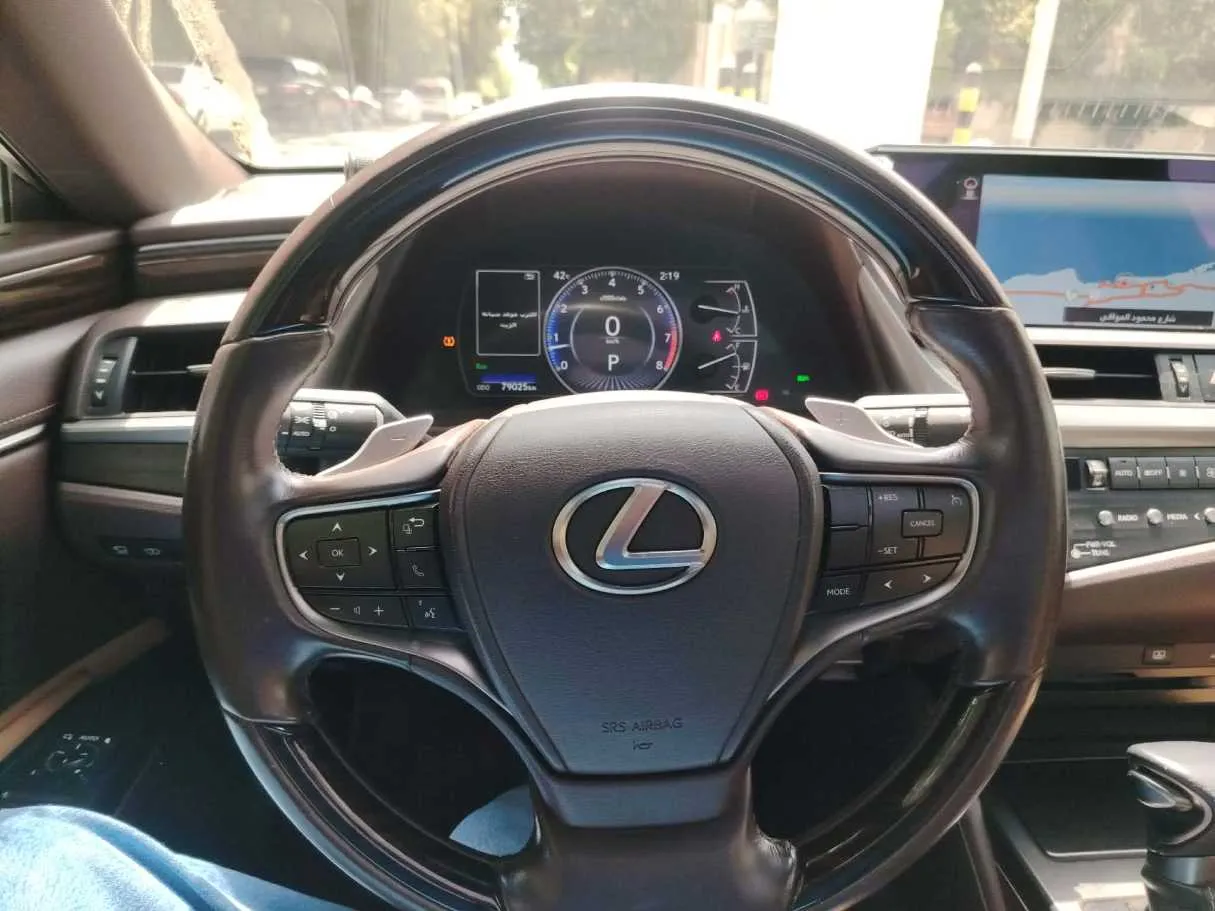 Car image 27
