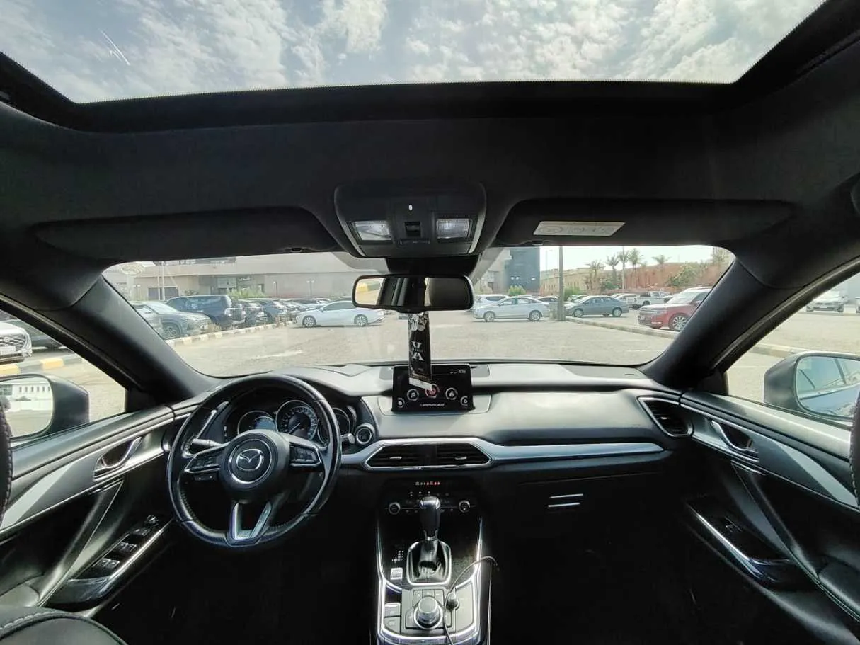 Car image 17