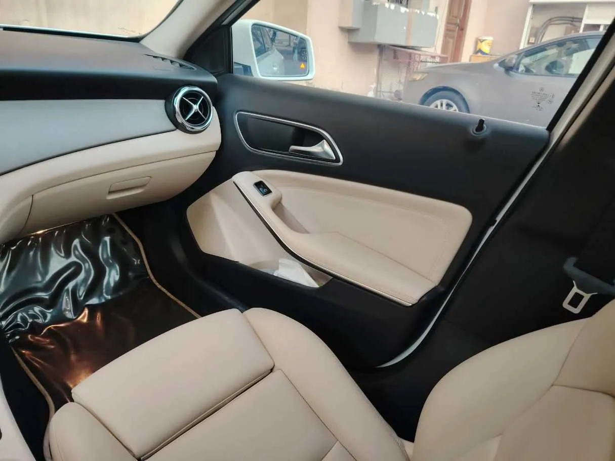 Car image 39