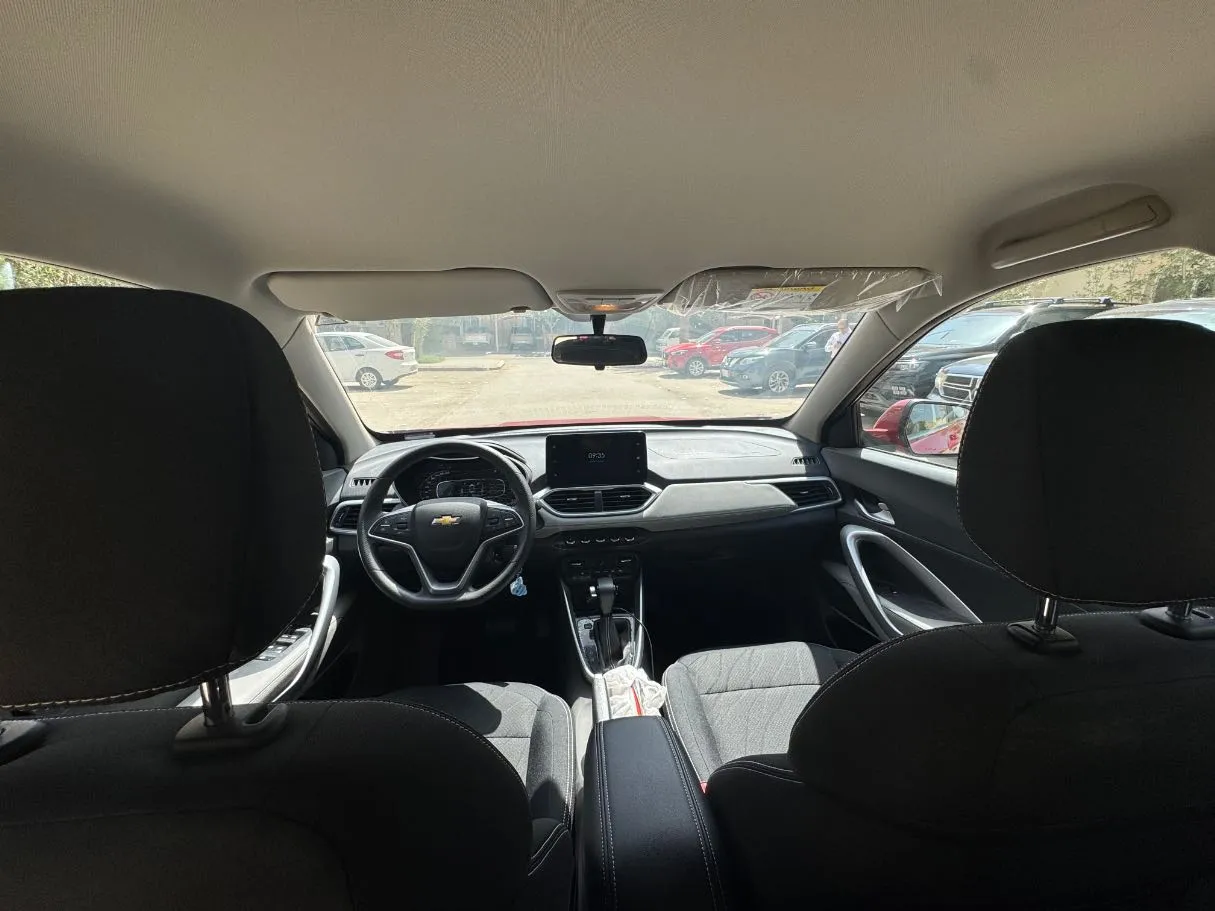 Car image 14