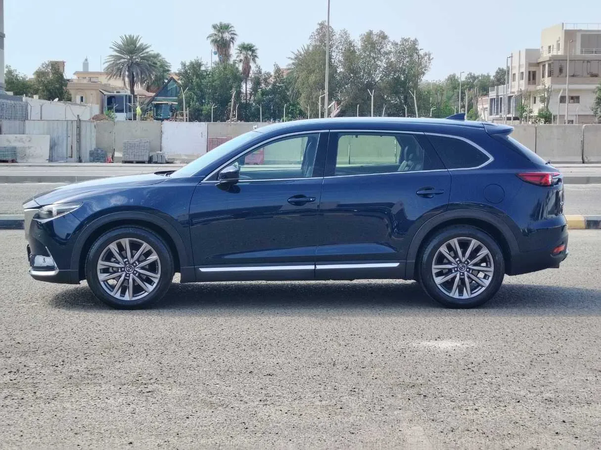 Car image 8