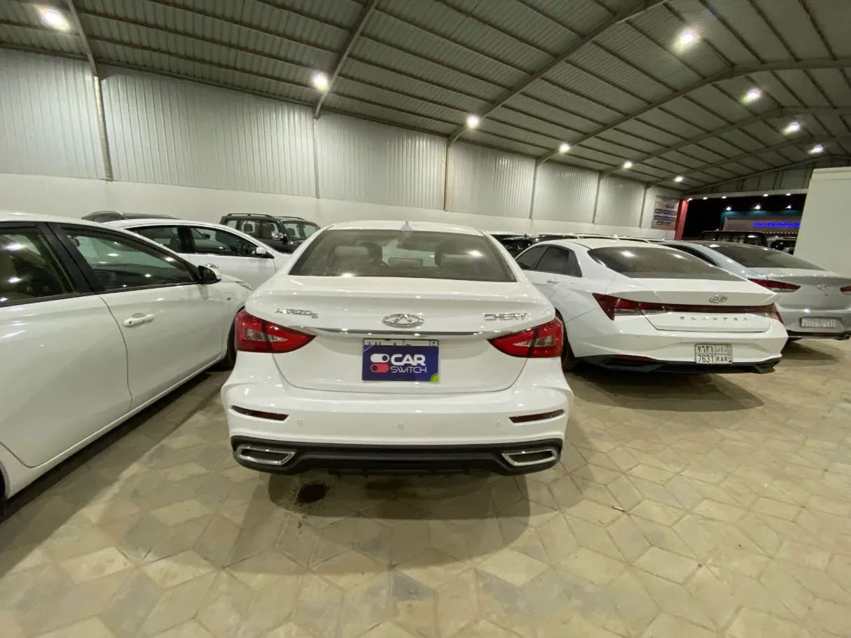 Car image 5