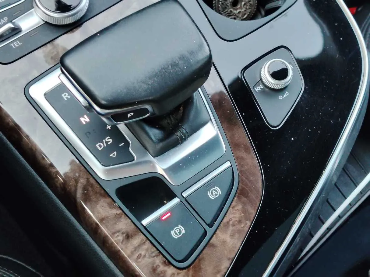 Car image 21