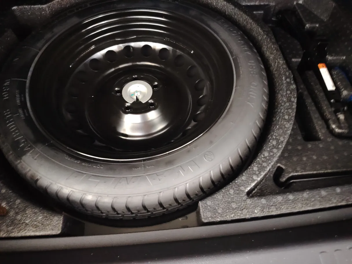 Car image 36