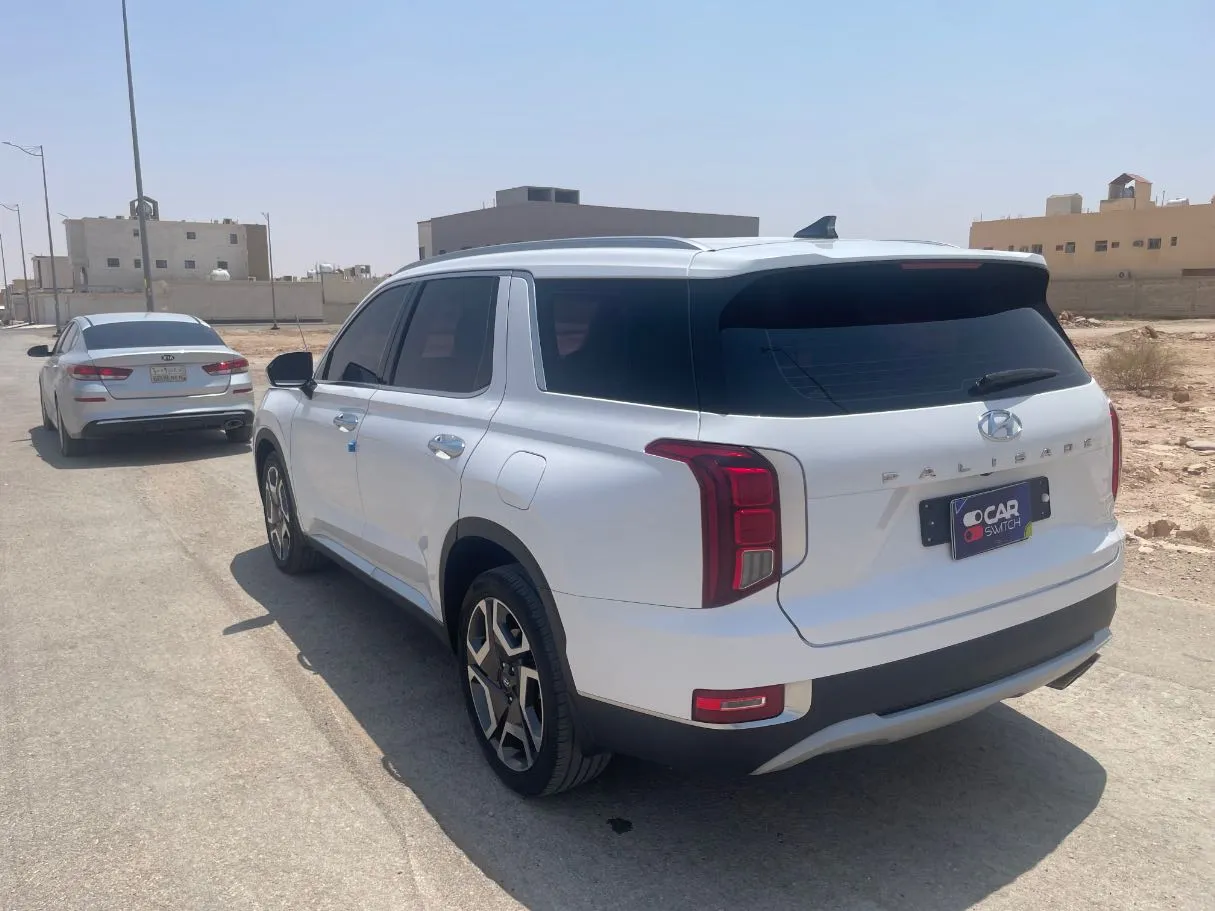 Car image 7
