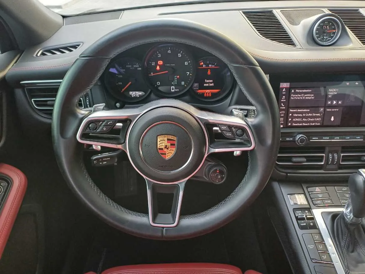 Car image 17