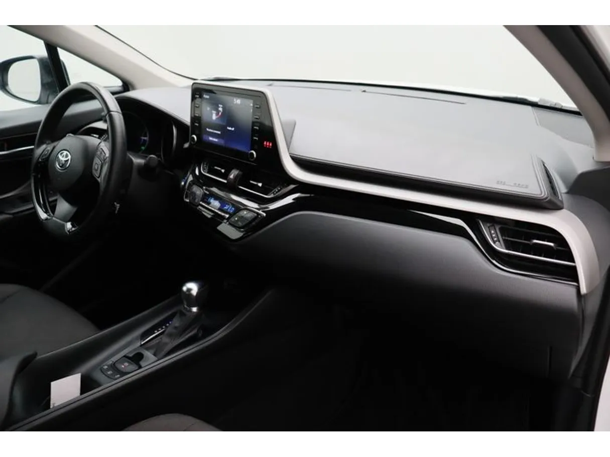 Car image 10