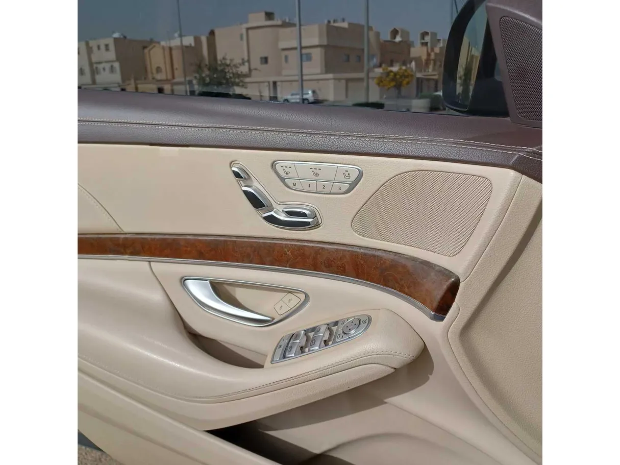 Car image 37