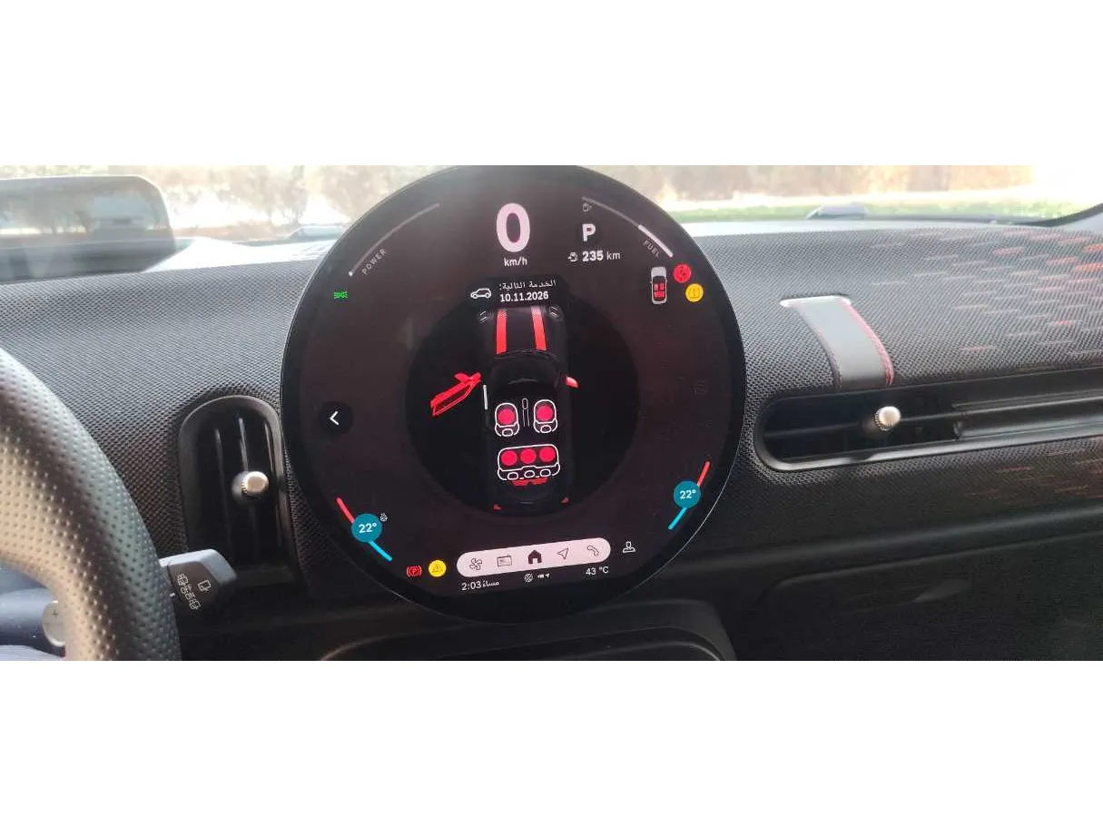 Car image 19