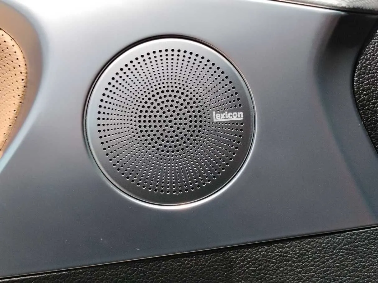 Car image 29