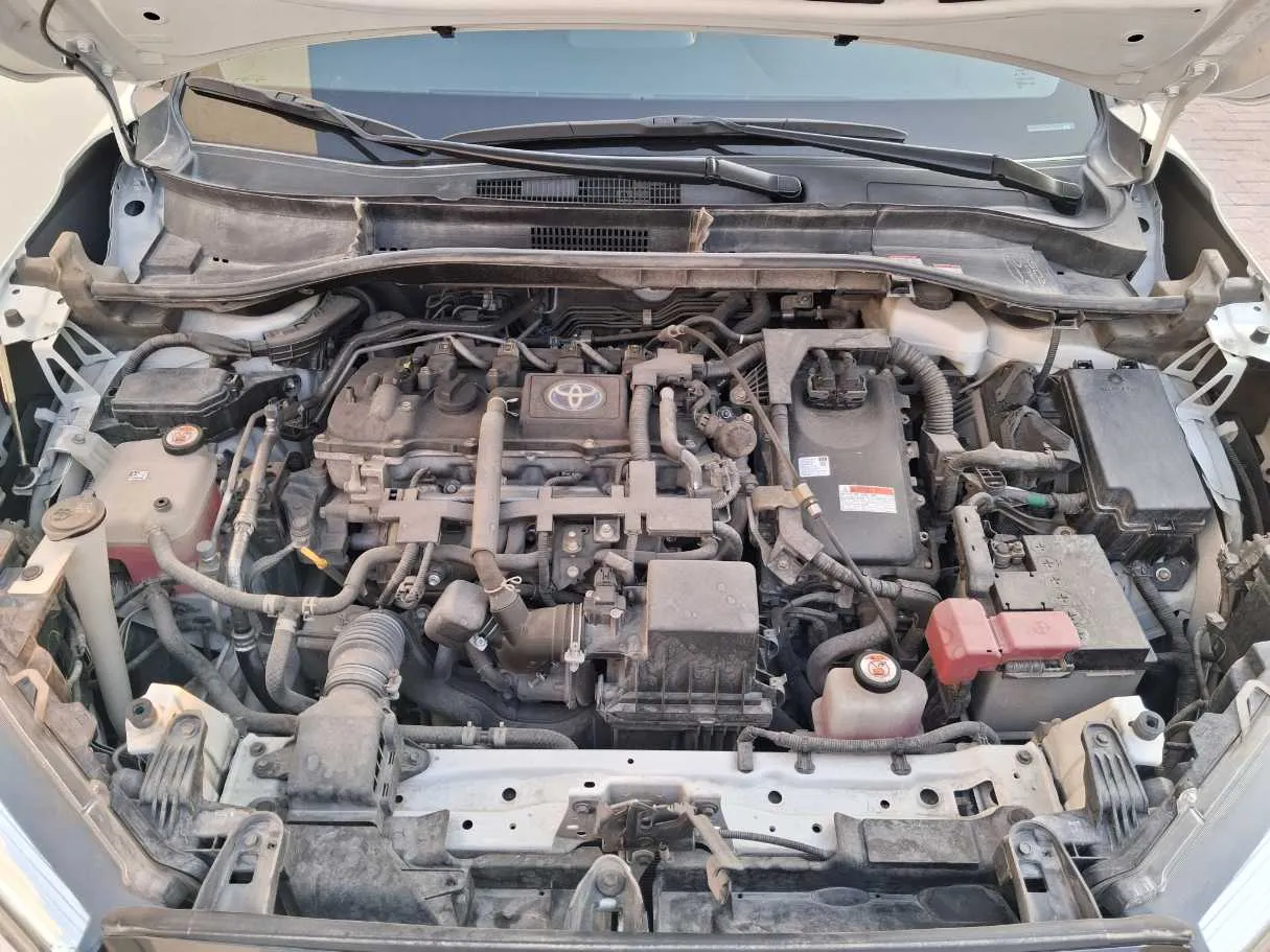 Car image 19