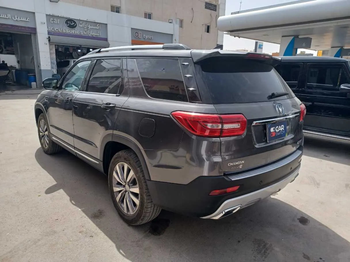 Car image 6