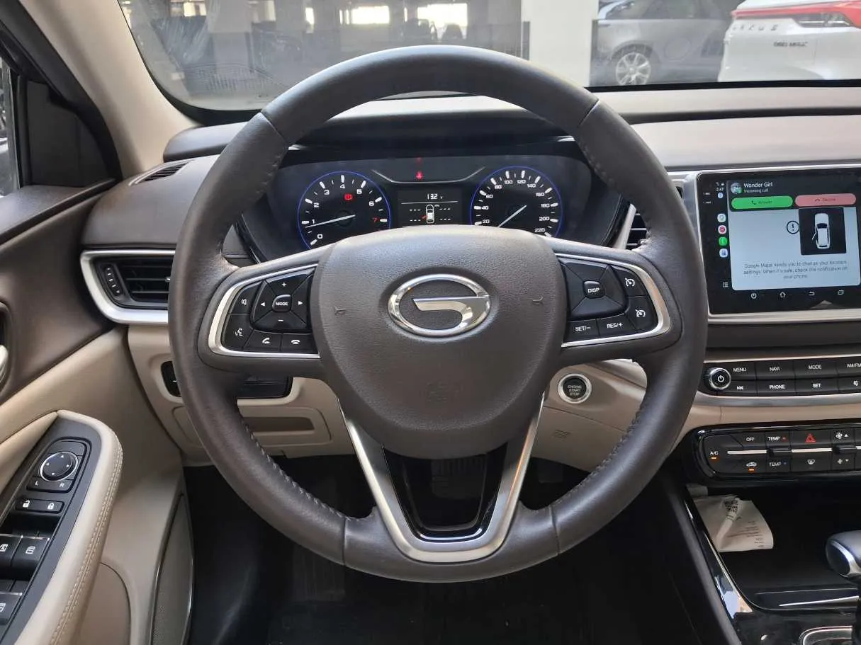 Car image 16