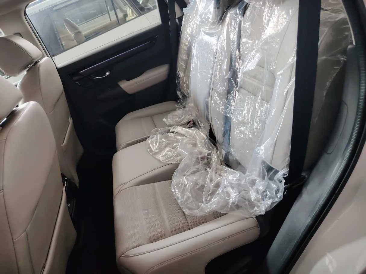 Car image 24