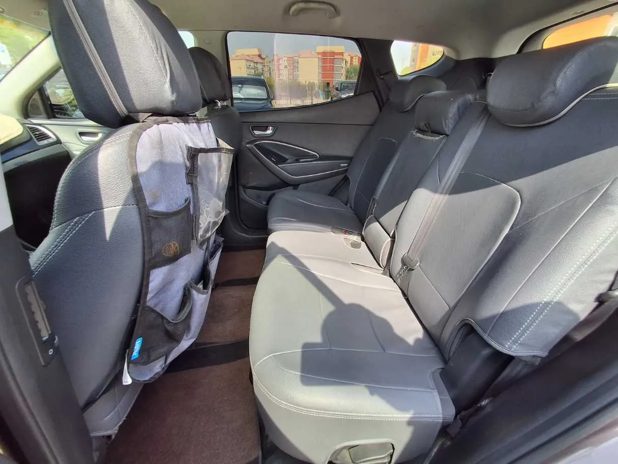 Car image 13