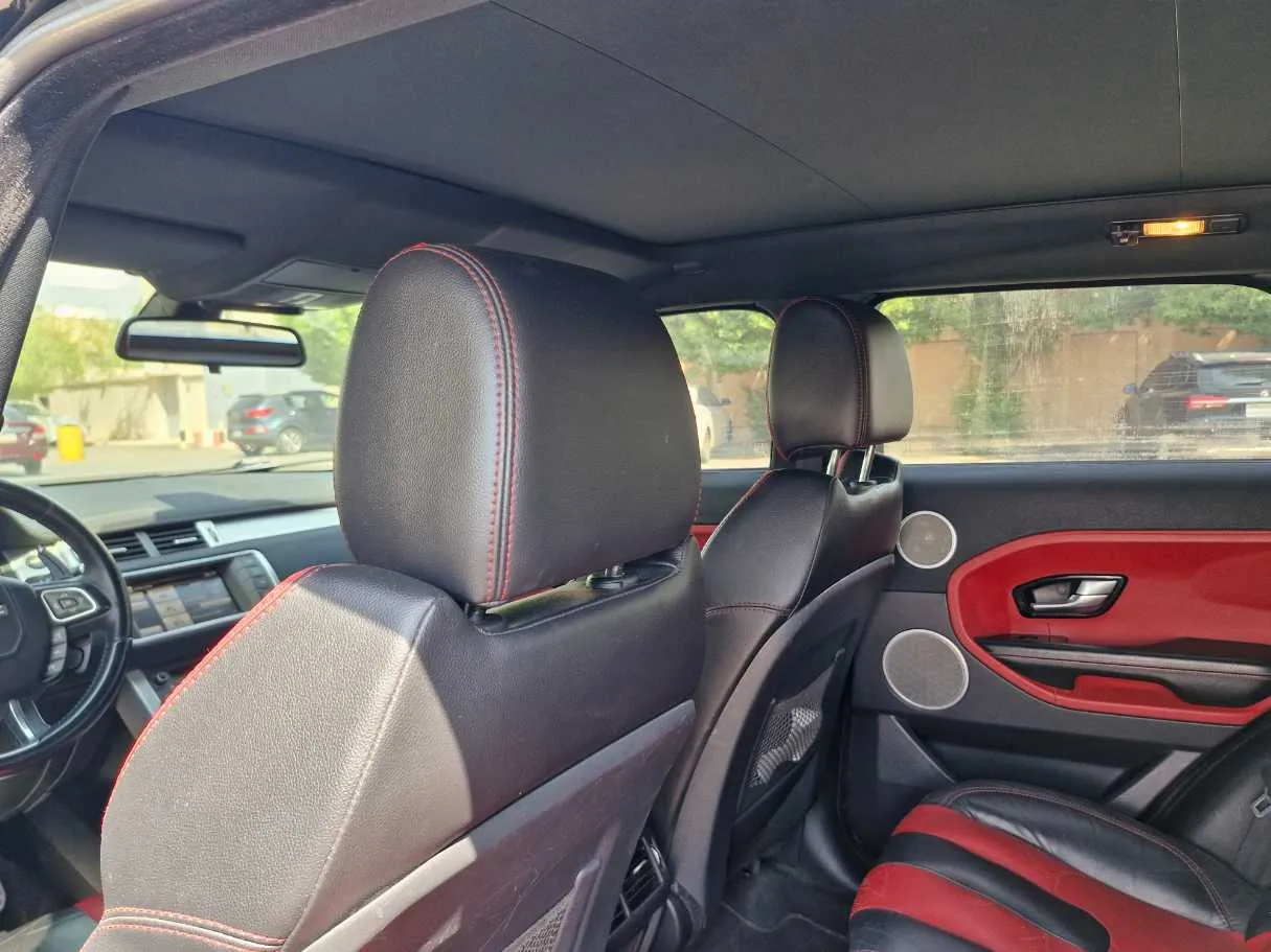 Car image 13