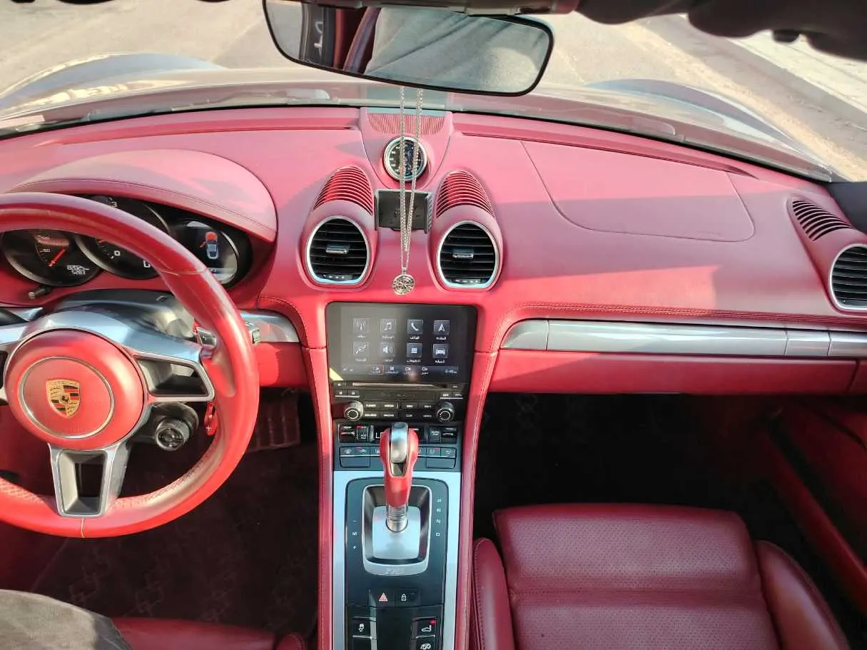 Car image 17