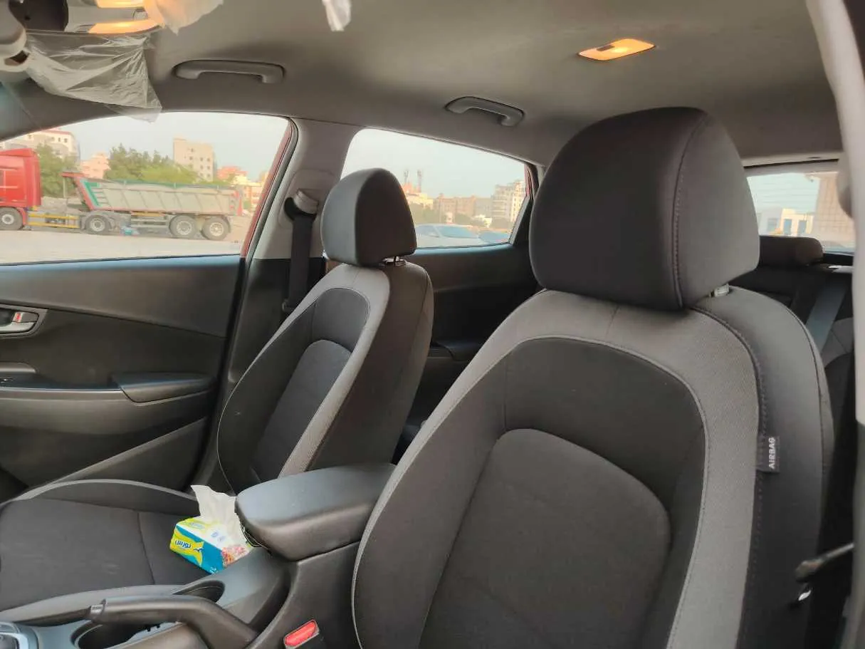 Car image 14