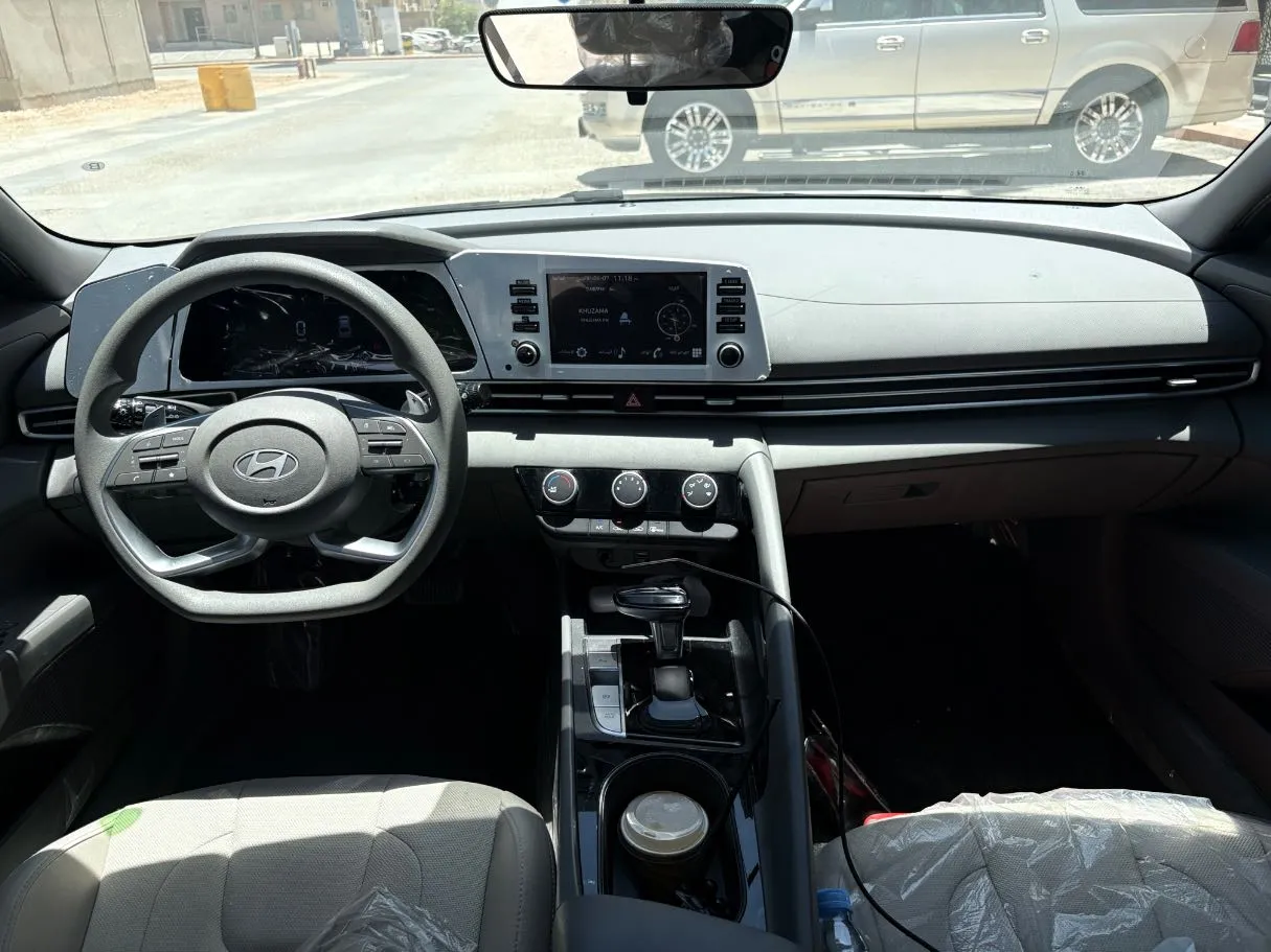 Car image 18