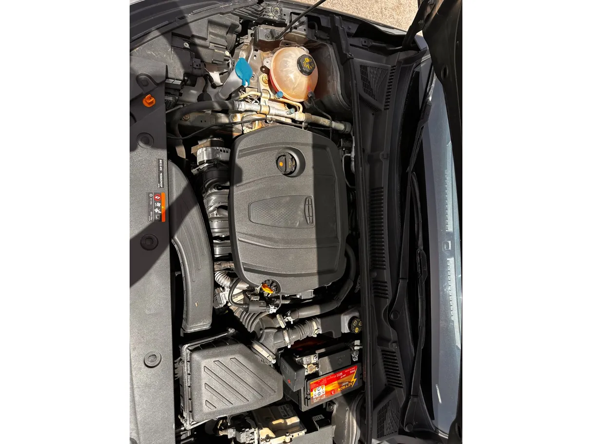 Car image 27