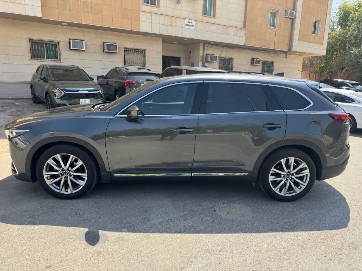 Car image 8