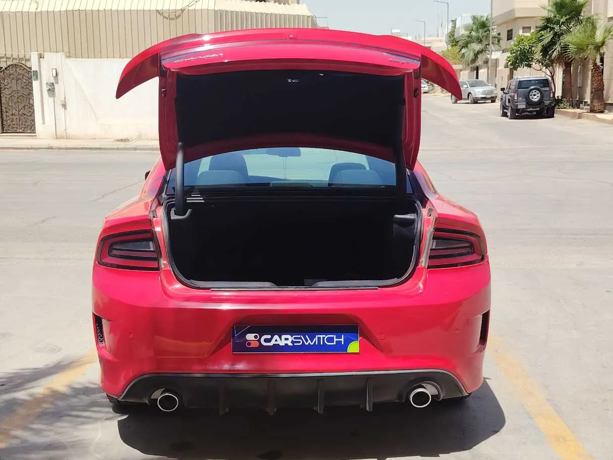 Car image 24