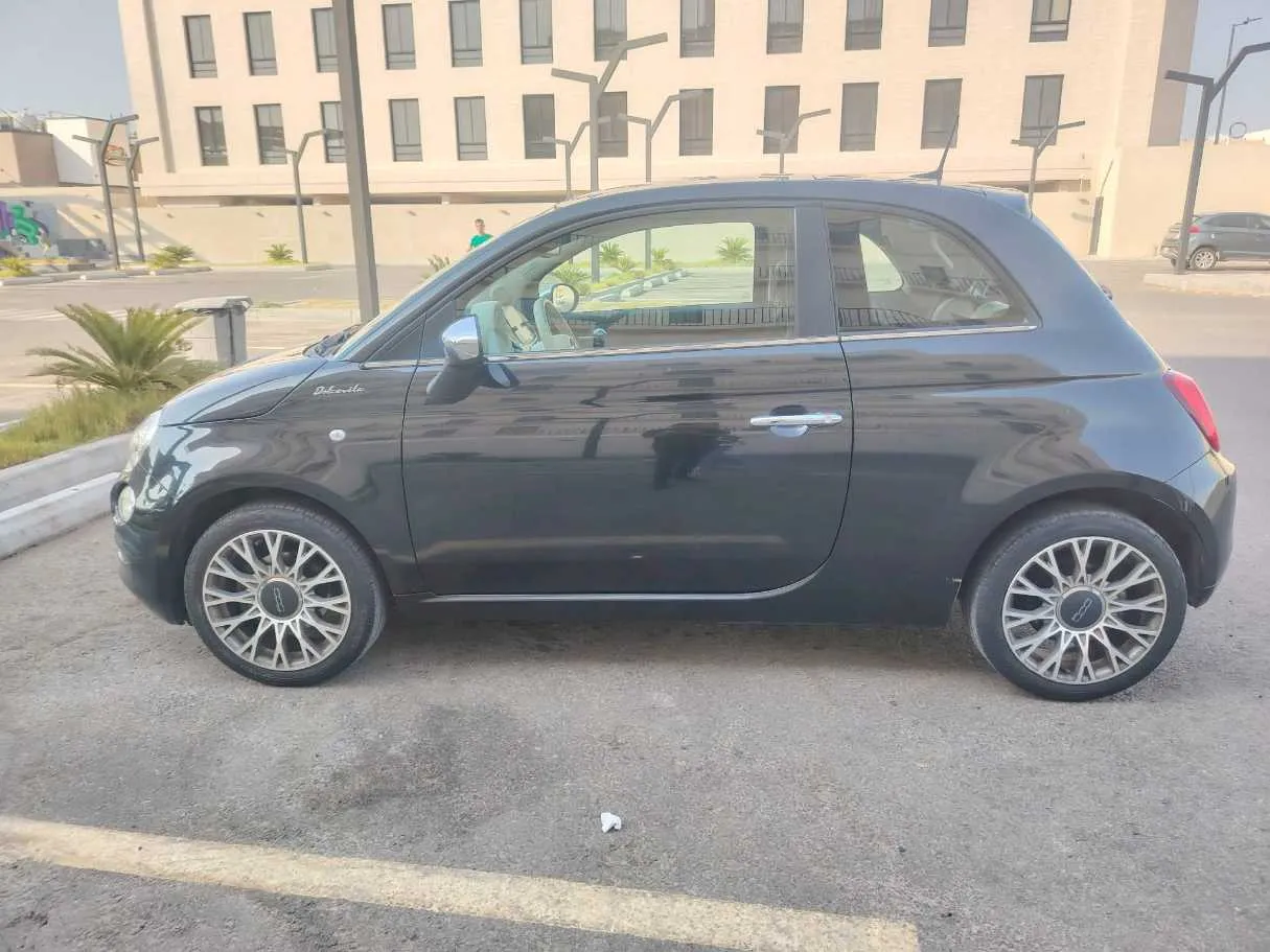 Car image 8