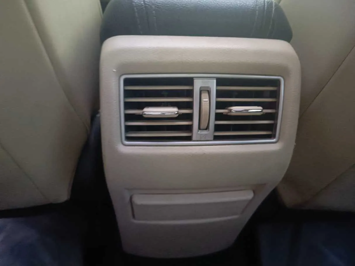 Car image 31