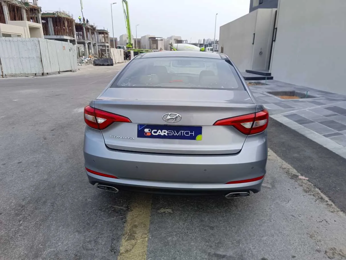 Car image 6
