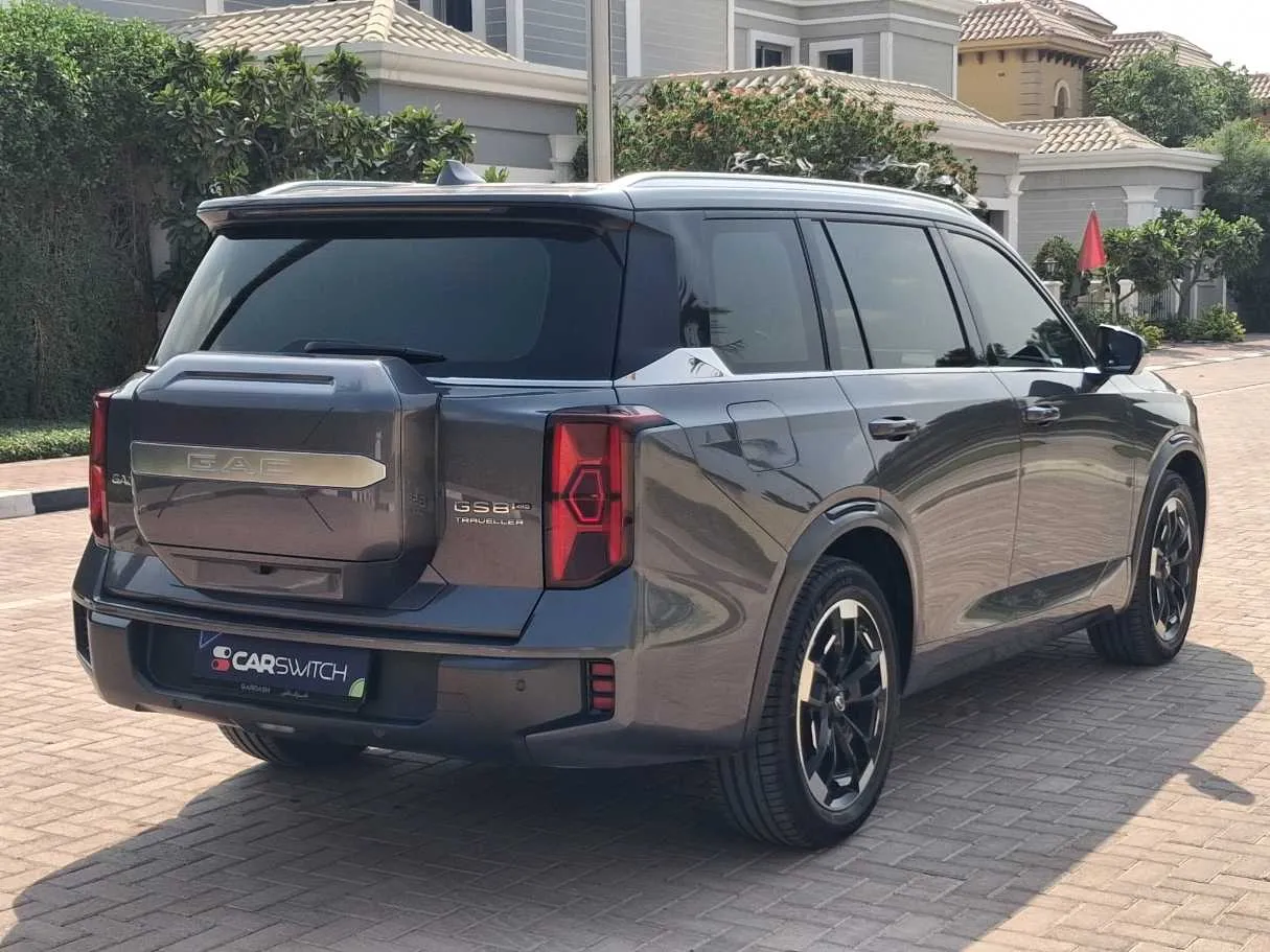 Car image 5