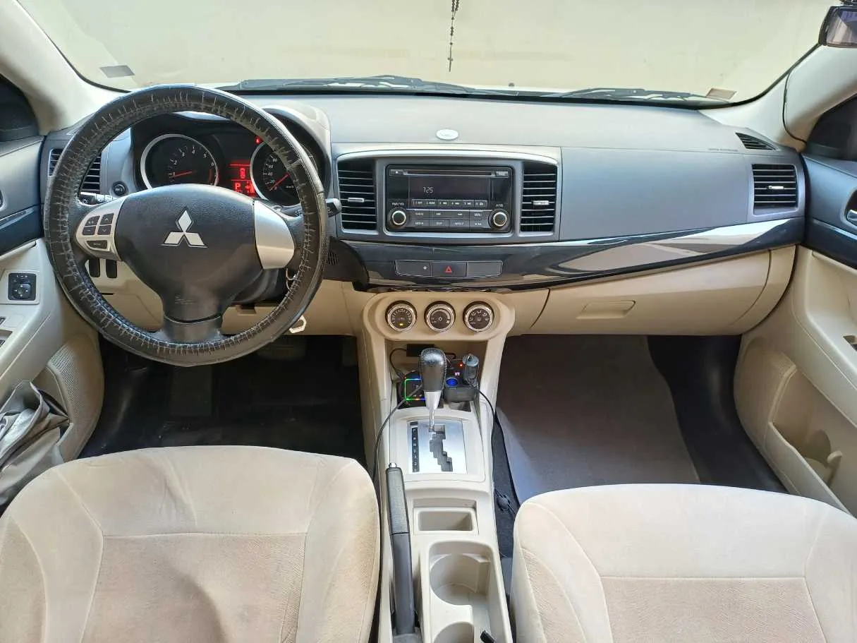 Car image 16