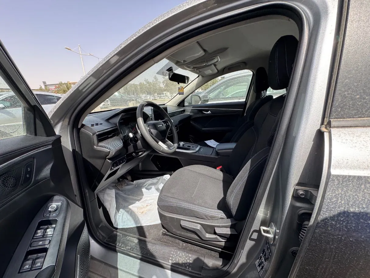 Car image 8