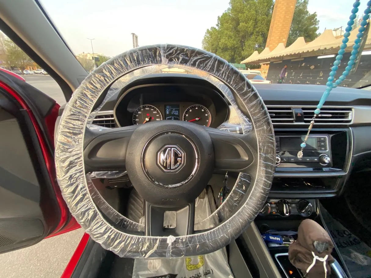 Car image 16