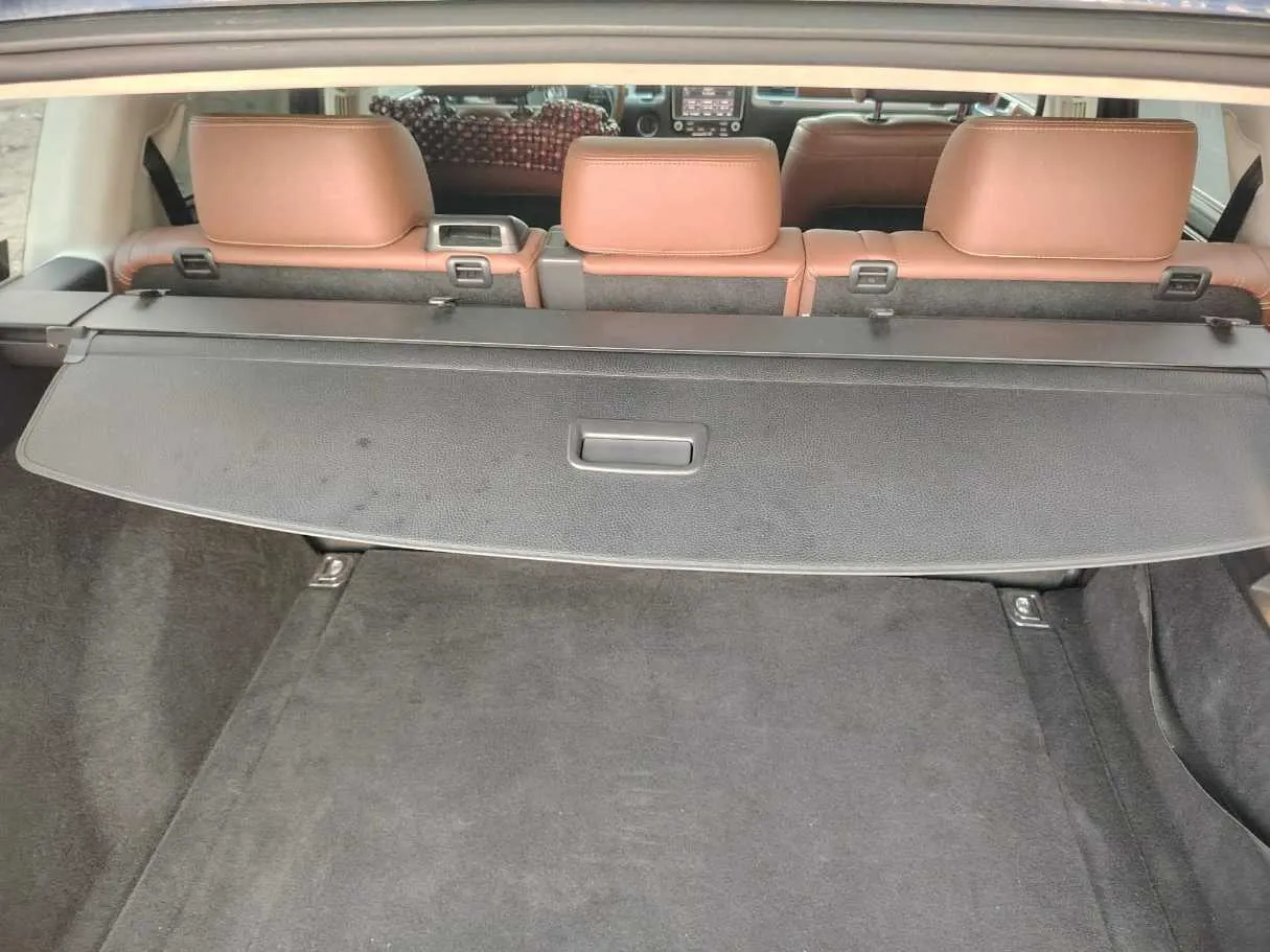 Car image 32