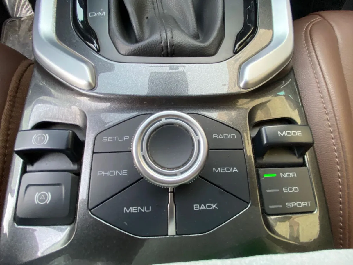 Car image 16