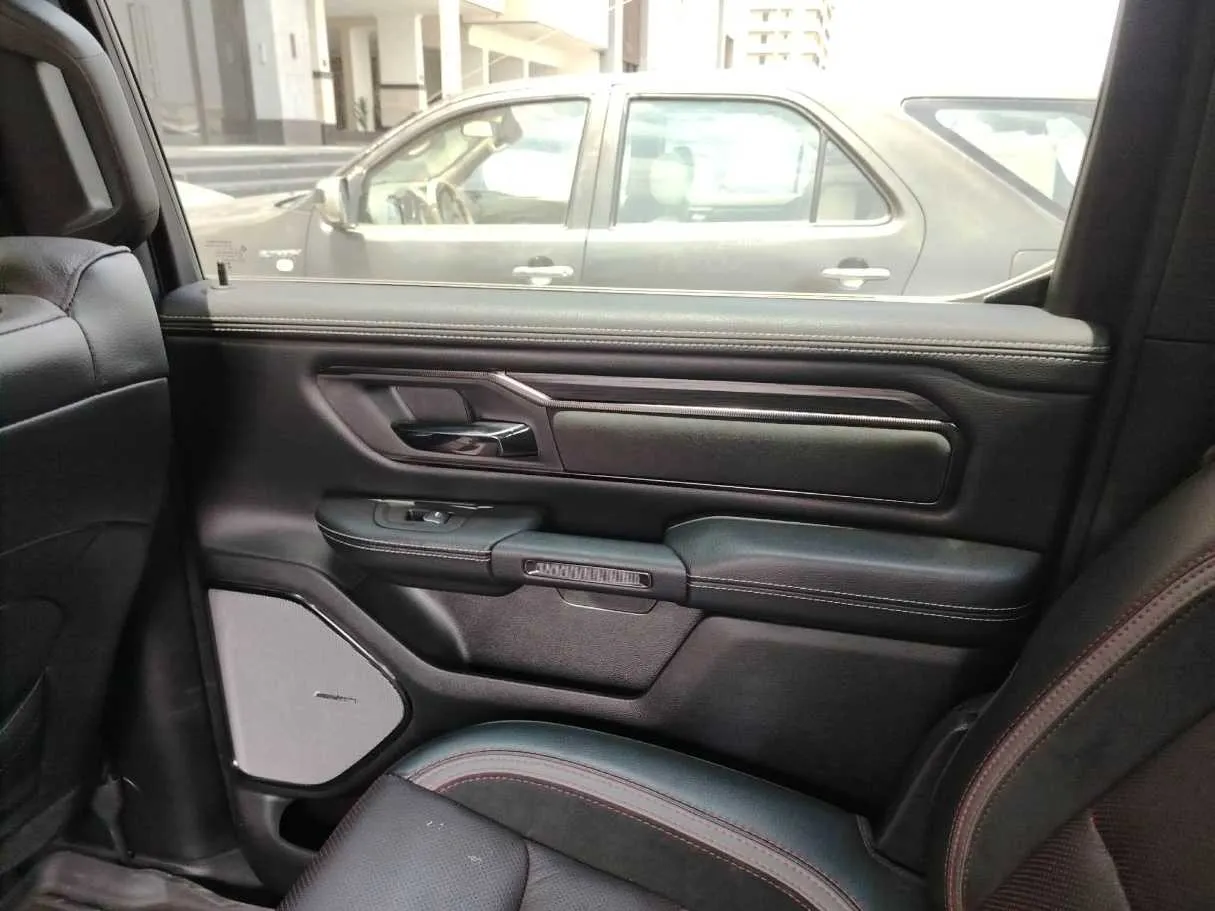 Car image 36