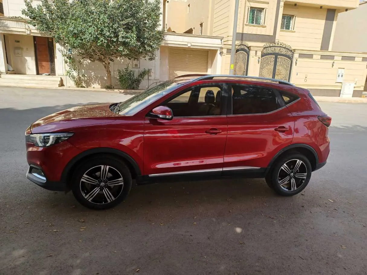 Car image 8
