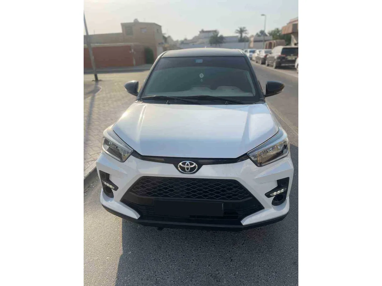 Car image 2