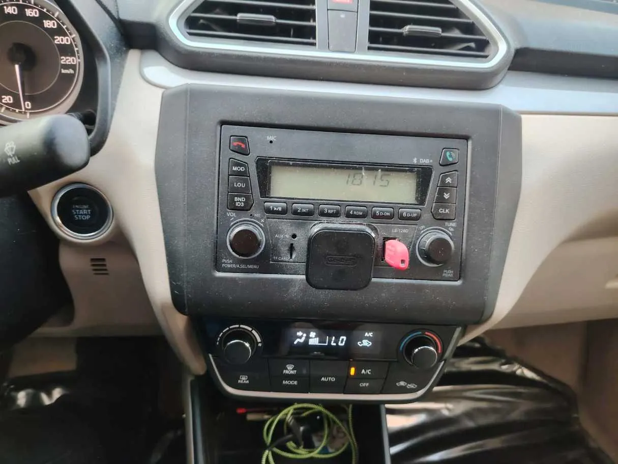 Car image 25