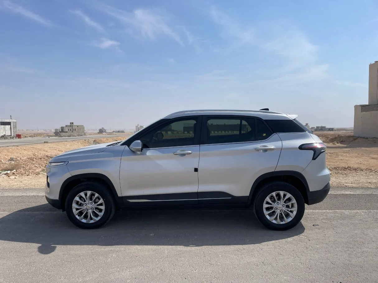 Car image 8