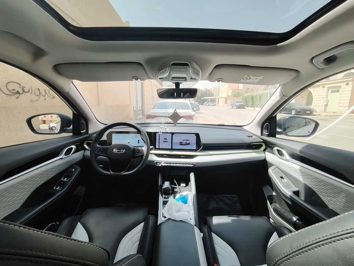 Car image 17