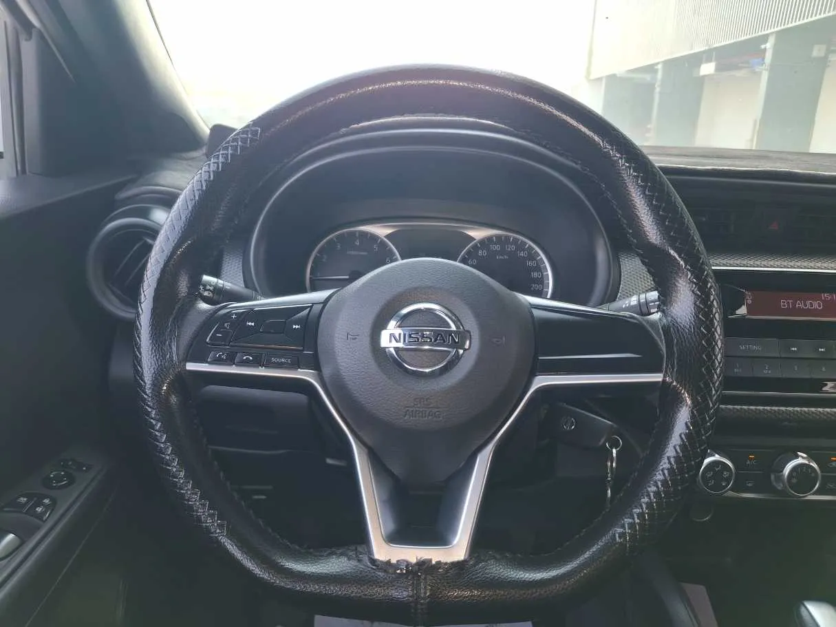 Car image 18