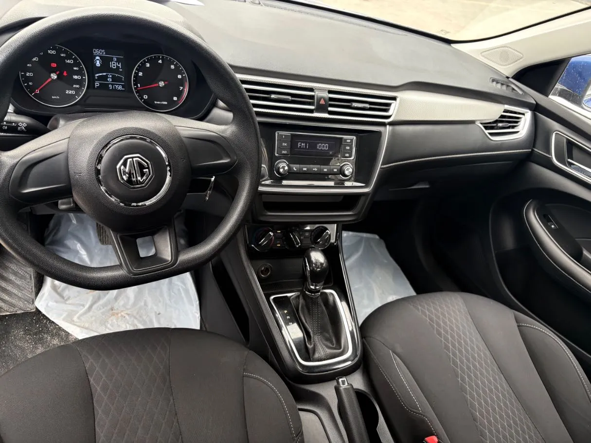 Car image 15