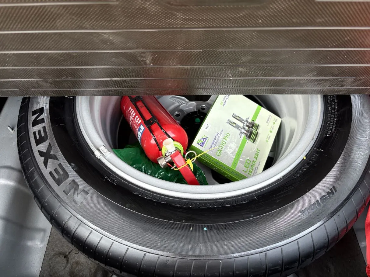 Car image 28