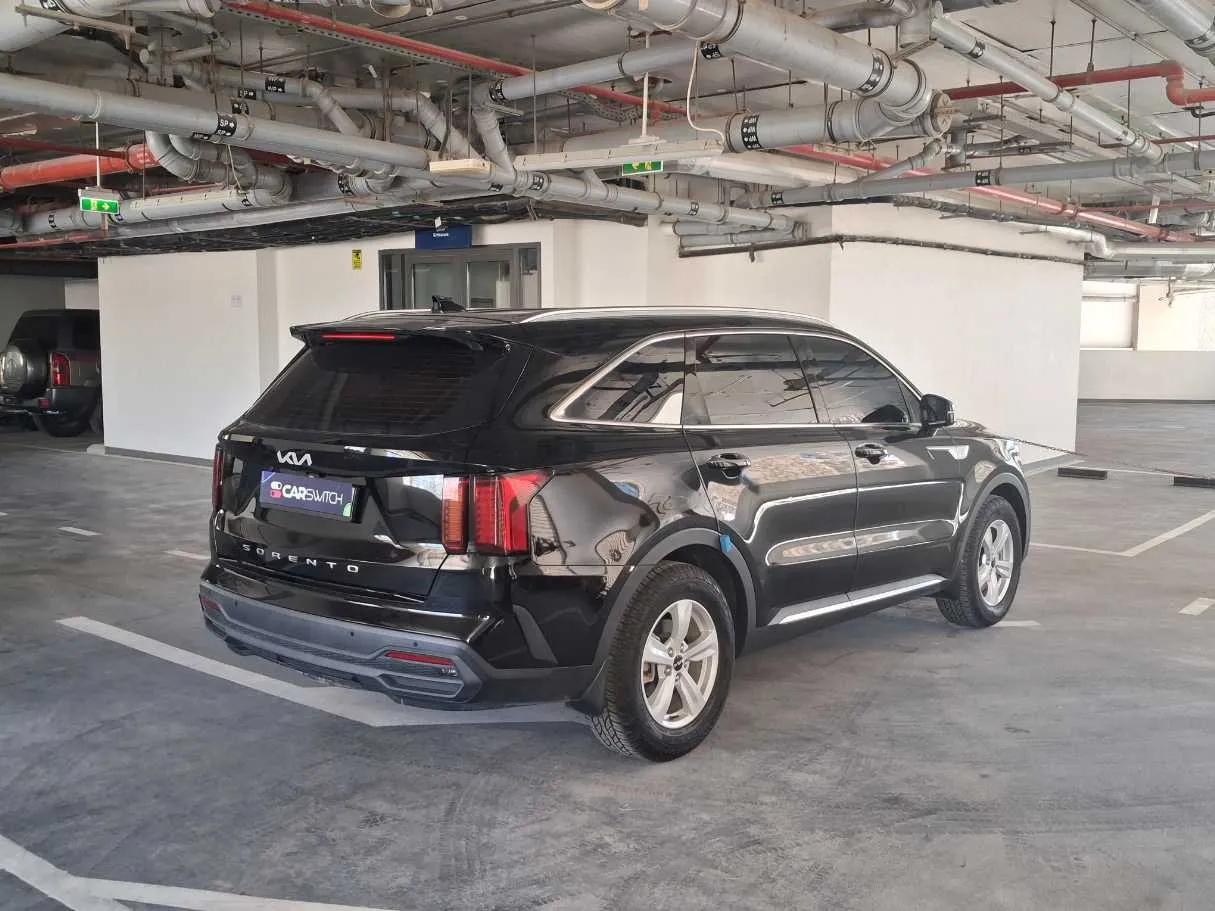 Car image 7