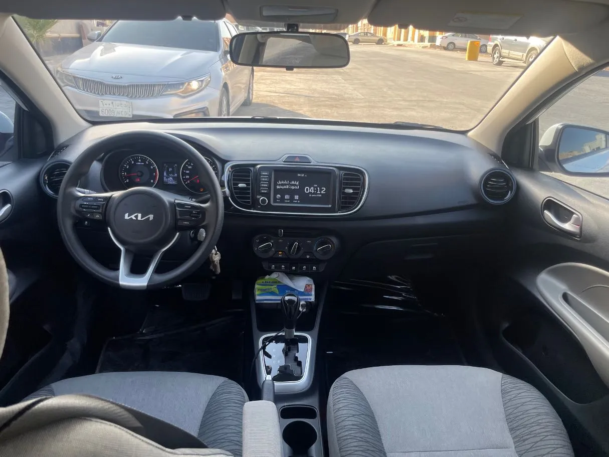 Car image 17